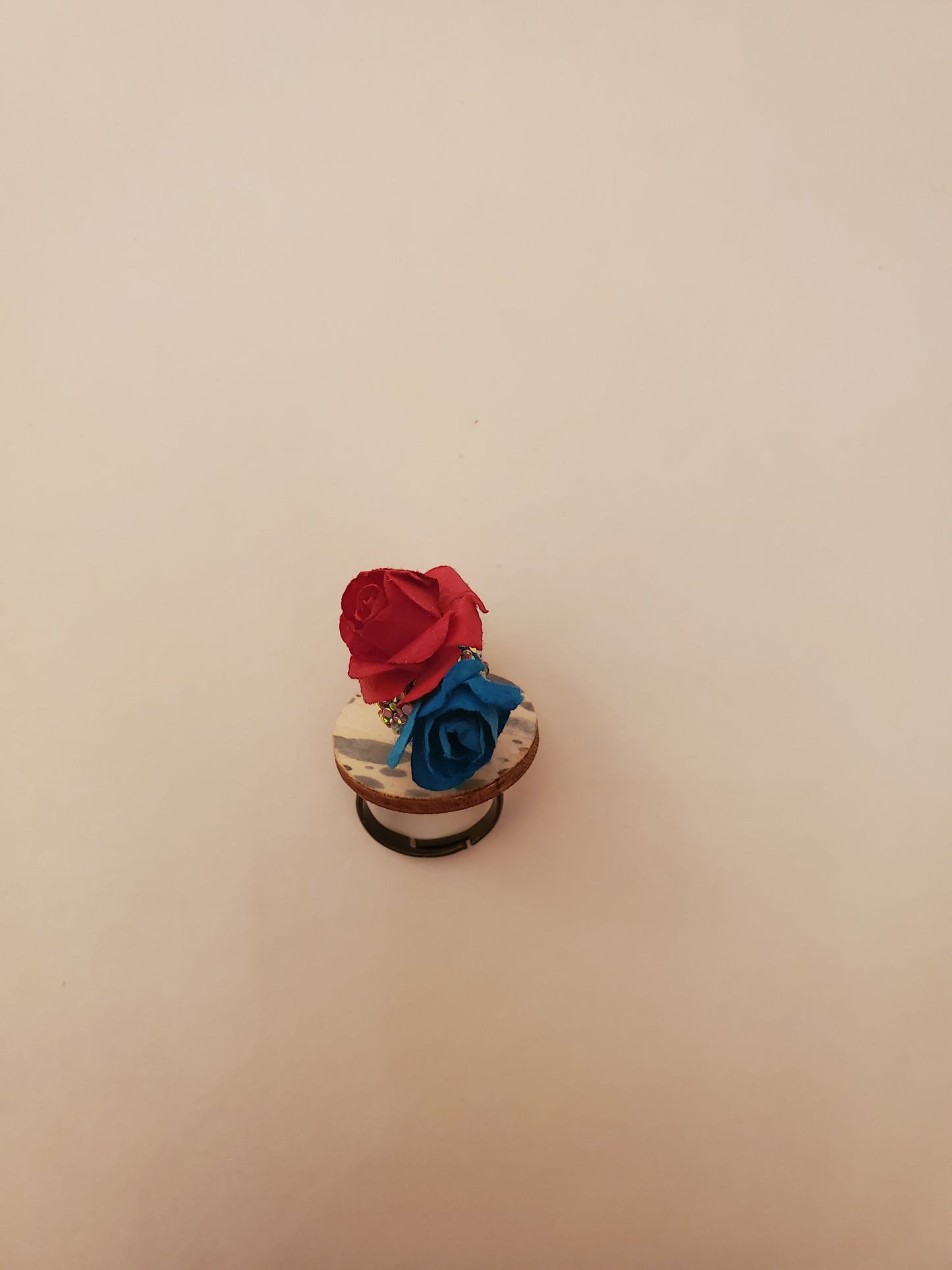 Floral Vase Ring