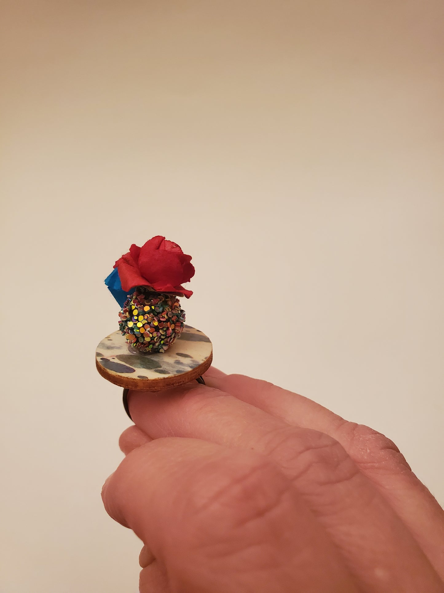 Floral Vase Ring